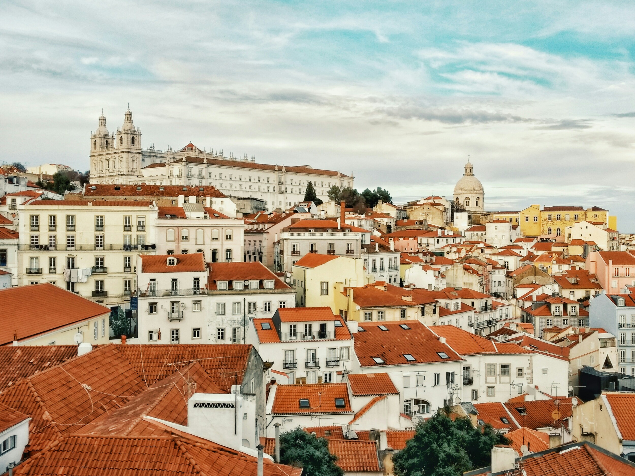 Expanding Your Team in Portugal: Understanding Visas and Work Permits